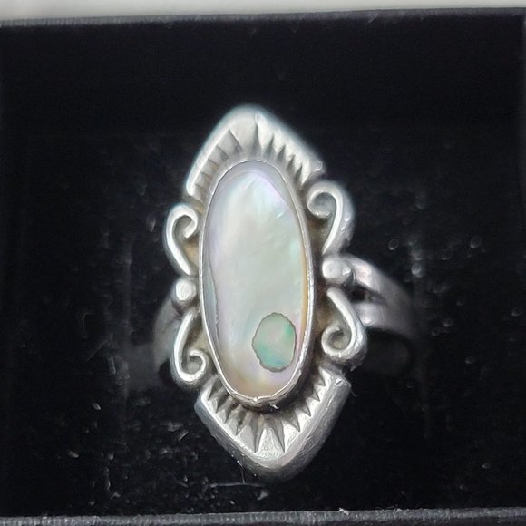 Antique PAUA Shell and STerling Silver Ring Navajo - Picture 2 of 12